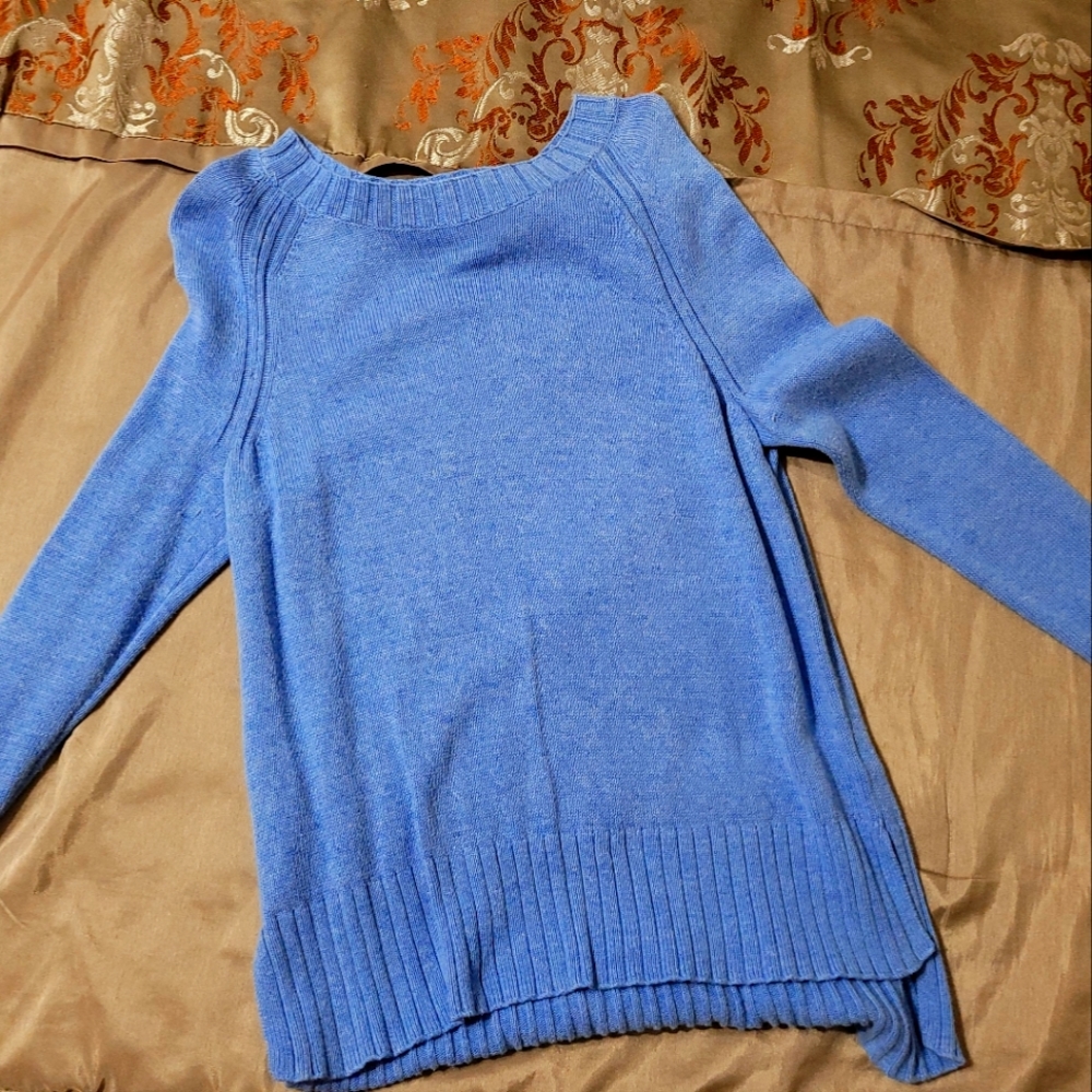 Old Navy Sweater Size Small, Like new SUPER CUTE 😍